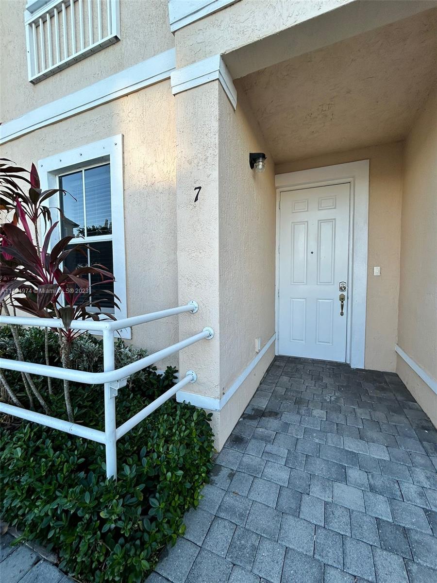 142 SE 28th Ter 7, Homestead, Florida 33033, 3 Bedrooms Bedrooms, ,2 BathroomsBathrooms,Residentiallease,For Rent,142 SE 28th Ter 7,A11494974