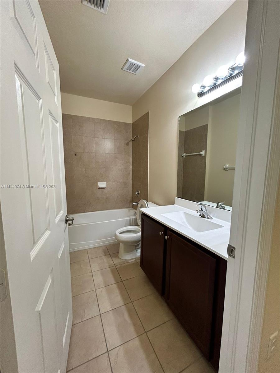 142 SE 28th Ter 7, Homestead, Florida 33033, 3 Bedrooms Bedrooms, ,2 BathroomsBathrooms,Residentiallease,For Rent,142 SE 28th Ter 7,A11494974