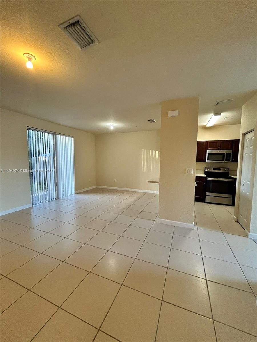 142 SE 28th Ter 7, Homestead, Florida 33033, 3 Bedrooms Bedrooms, ,2 BathroomsBathrooms,Residentiallease,For Rent,142 SE 28th Ter 7,A11494974