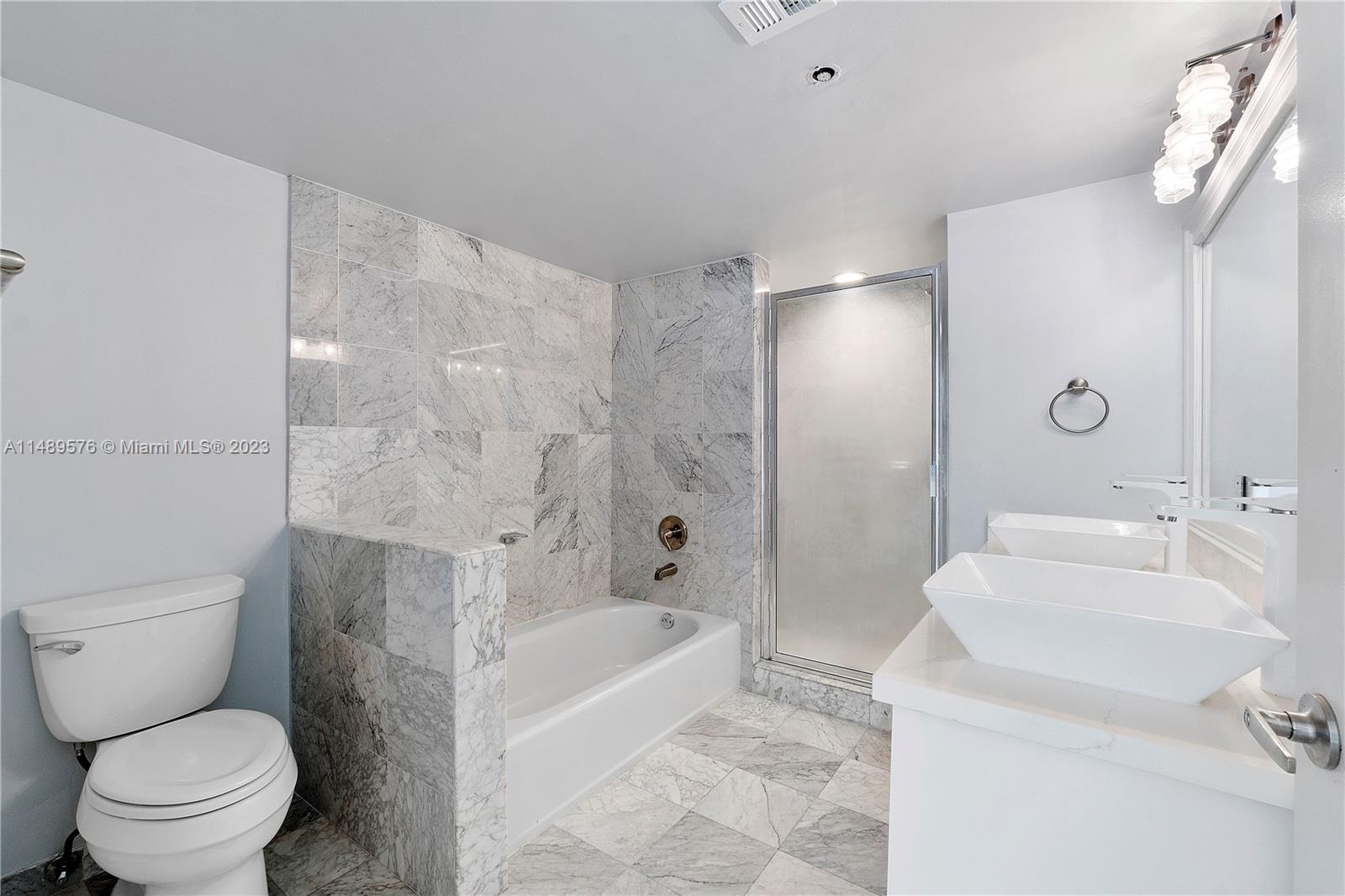 8911 Collins Ave 702, Surfside, Florida 33154, 2 Bedrooms Bedrooms, ,2 BathroomsBathrooms,Residentiallease,For Rent,8911 Collins Ave 702,A11489576