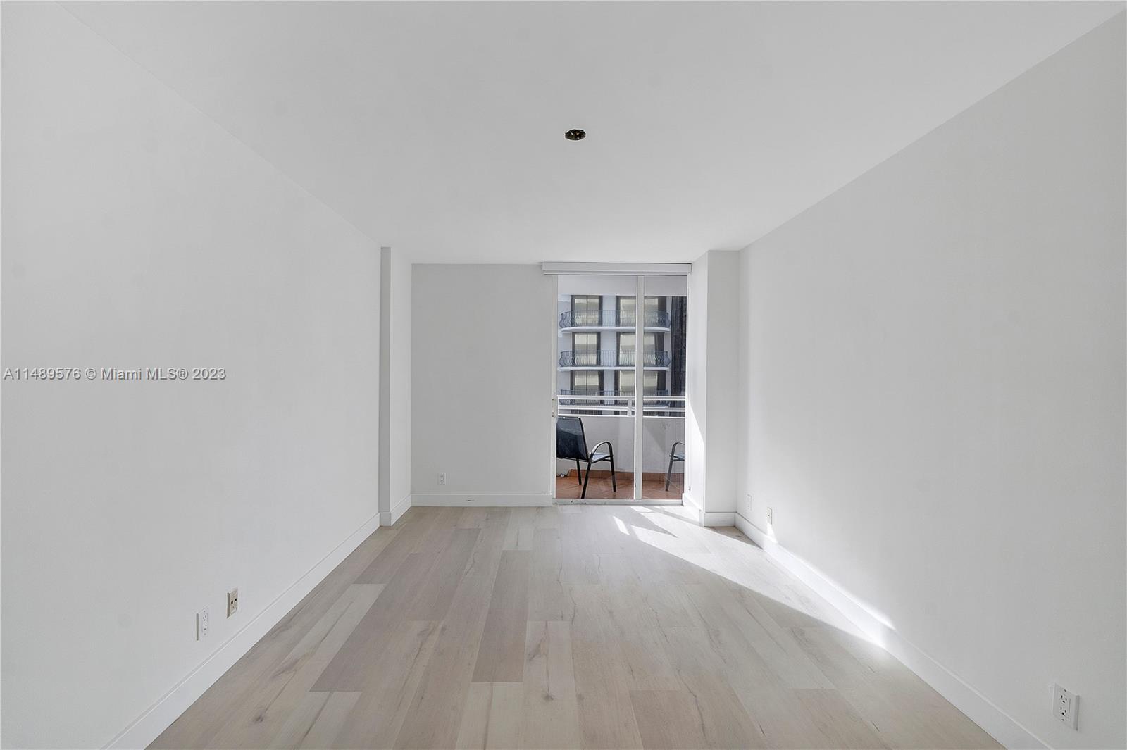 8911 Collins Ave 702, Surfside, Florida 33154, 2 Bedrooms Bedrooms, ,2 BathroomsBathrooms,Residentiallease,For Rent,8911 Collins Ave 702,A11489576