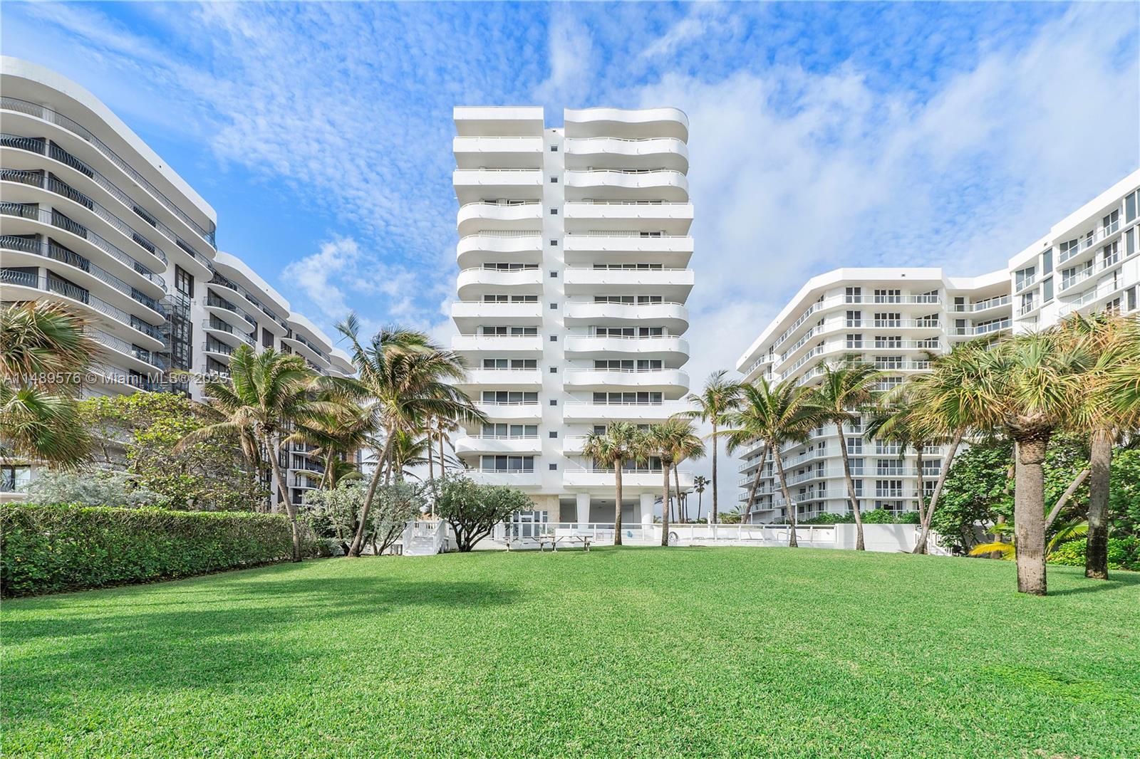 8911 Collins Ave 702, Surfside, Florida 33154, 2 Bedrooms Bedrooms, ,2 BathroomsBathrooms,Residentiallease,For Rent,8911 Collins Ave 702,A11489576