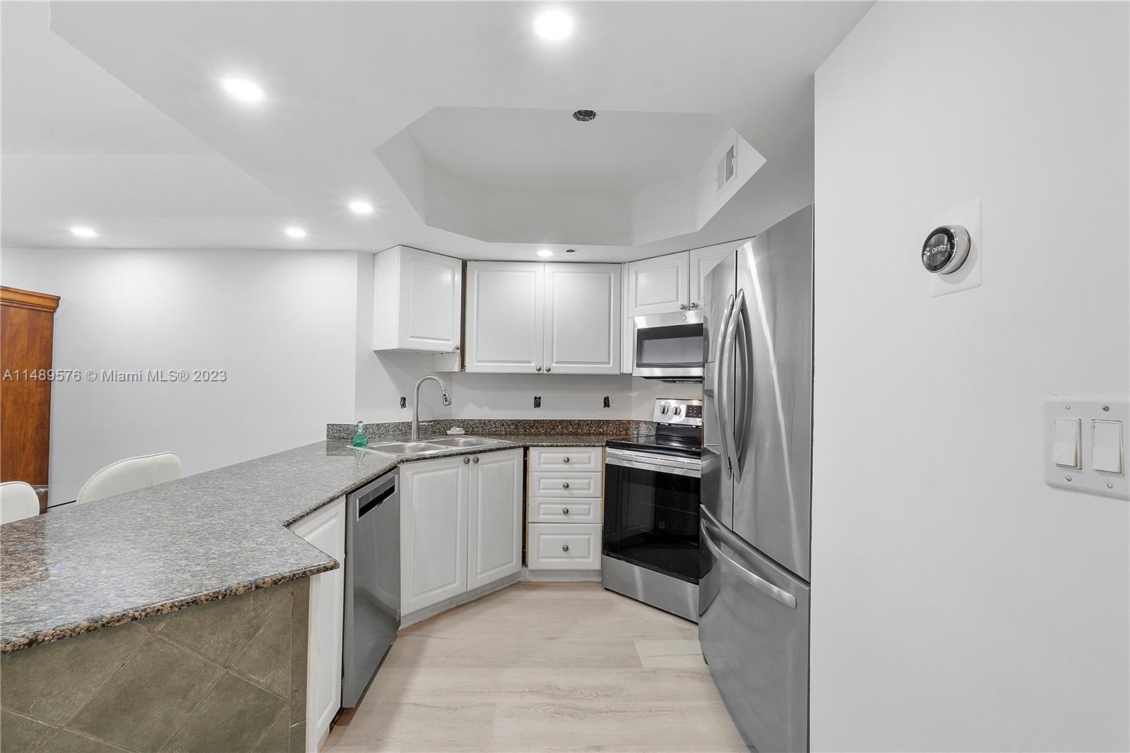 8911 Collins Ave 702, Surfside, Florida 33154, 2 Bedrooms Bedrooms, ,2 BathroomsBathrooms,Residentiallease,For Rent,8911 Collins Ave 702,A11489576