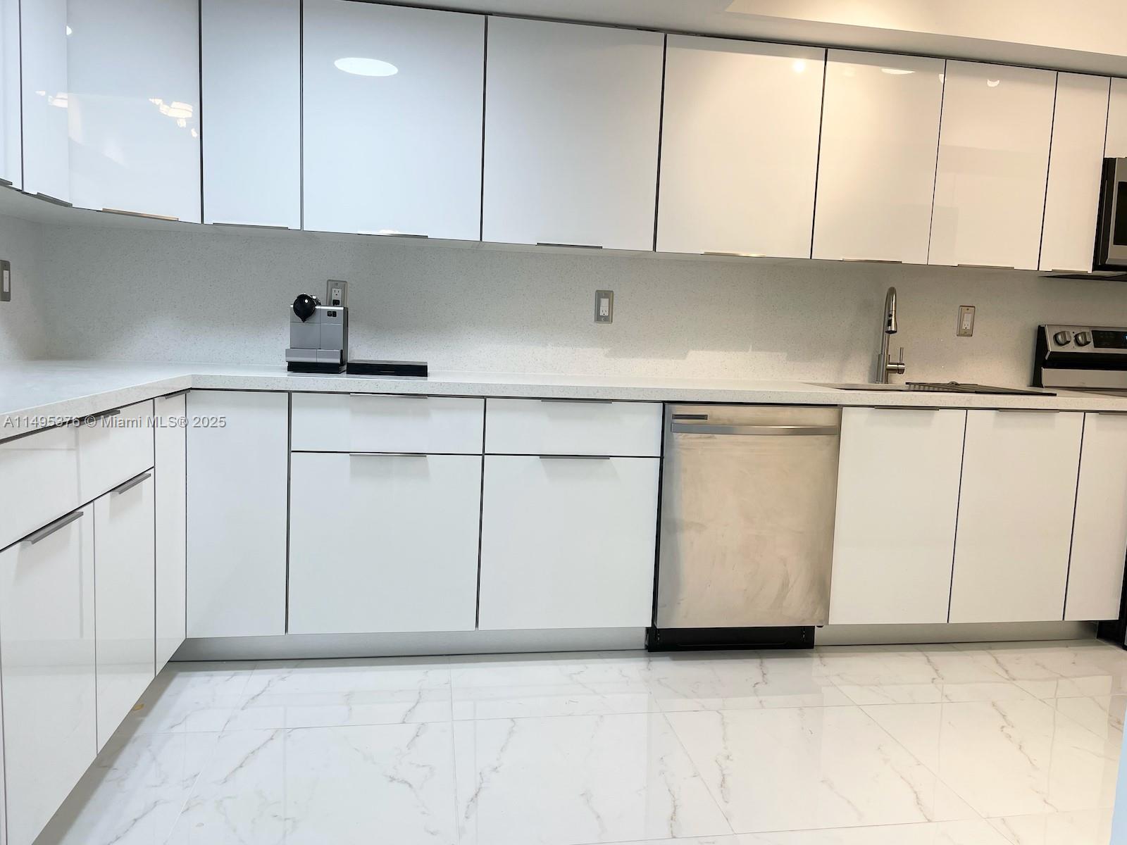 18041 Biscayne Boulv, Aventura, FL, 33160 United States, 2 Bedrooms Bedrooms, ,2 BathroomsBathrooms,Residential,For Sale,Biscayne Boulv,A11495376