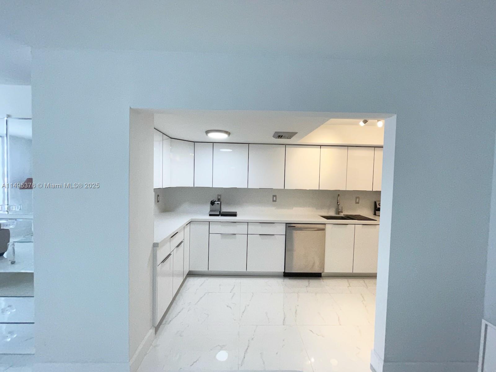 18041 Biscayne Boulv, Aventura, FL, 33160 United States, 2 Bedrooms Bedrooms, ,2 BathroomsBathrooms,Residential,For Sale,Biscayne Boulv,A11495376