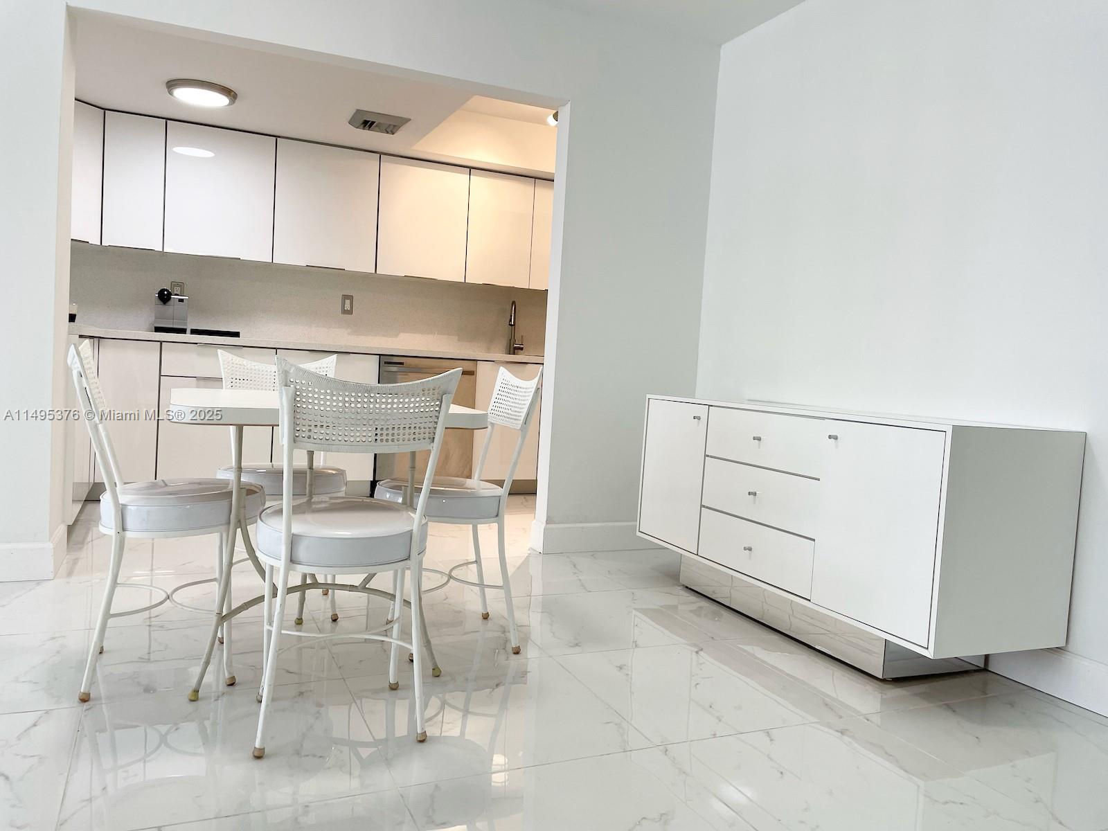 18041 Biscayne Boulv, Aventura, FL, 33160 United States, 2 Bedrooms Bedrooms, ,2 BathroomsBathrooms,Residential,For Sale,Biscayne Boulv,A11495376