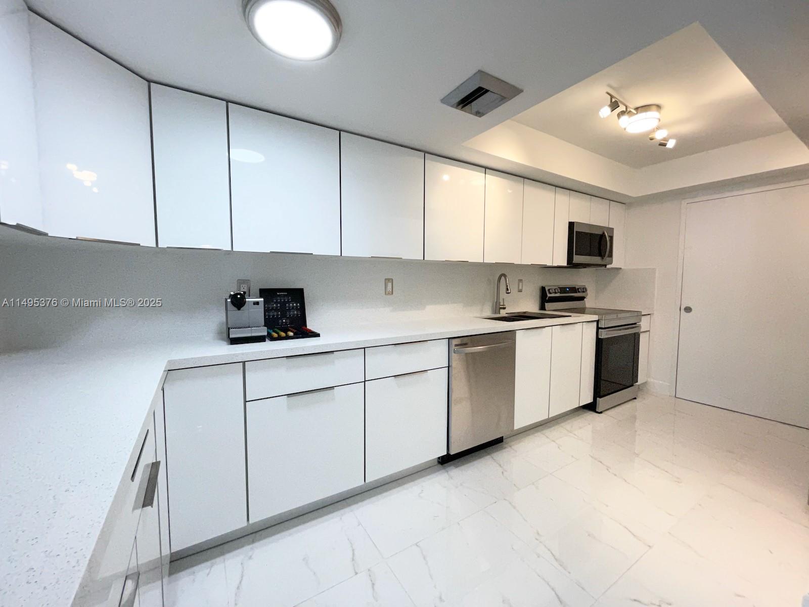 18041 Biscayne Boulv, Aventura, FL, 33160 United States, 2 Bedrooms Bedrooms, ,2 BathroomsBathrooms,Residential,For Sale,Biscayne Boulv,A11495376