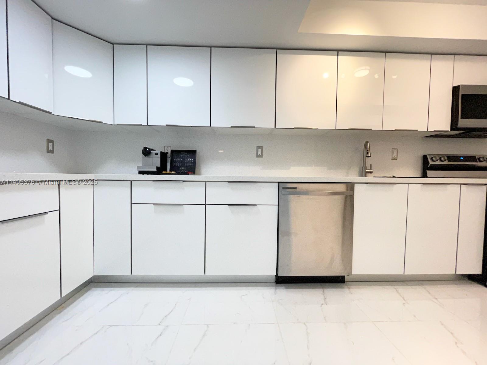 18041 Biscayne Boulv, Aventura, FL, 33160 United States, 2 Bedrooms Bedrooms, ,2 BathroomsBathrooms,Residential,For Sale,Biscayne Boulv,A11495376