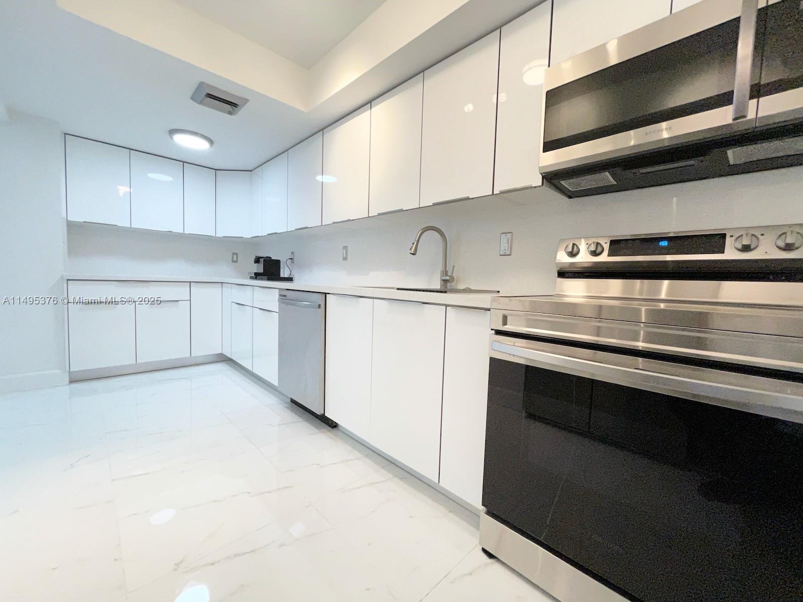 18041 Biscayne Boulv, Aventura, FL, 33160 United States, 2 Bedrooms Bedrooms, ,2 BathroomsBathrooms,Residential,For Sale,Biscayne Boulv,A11495376