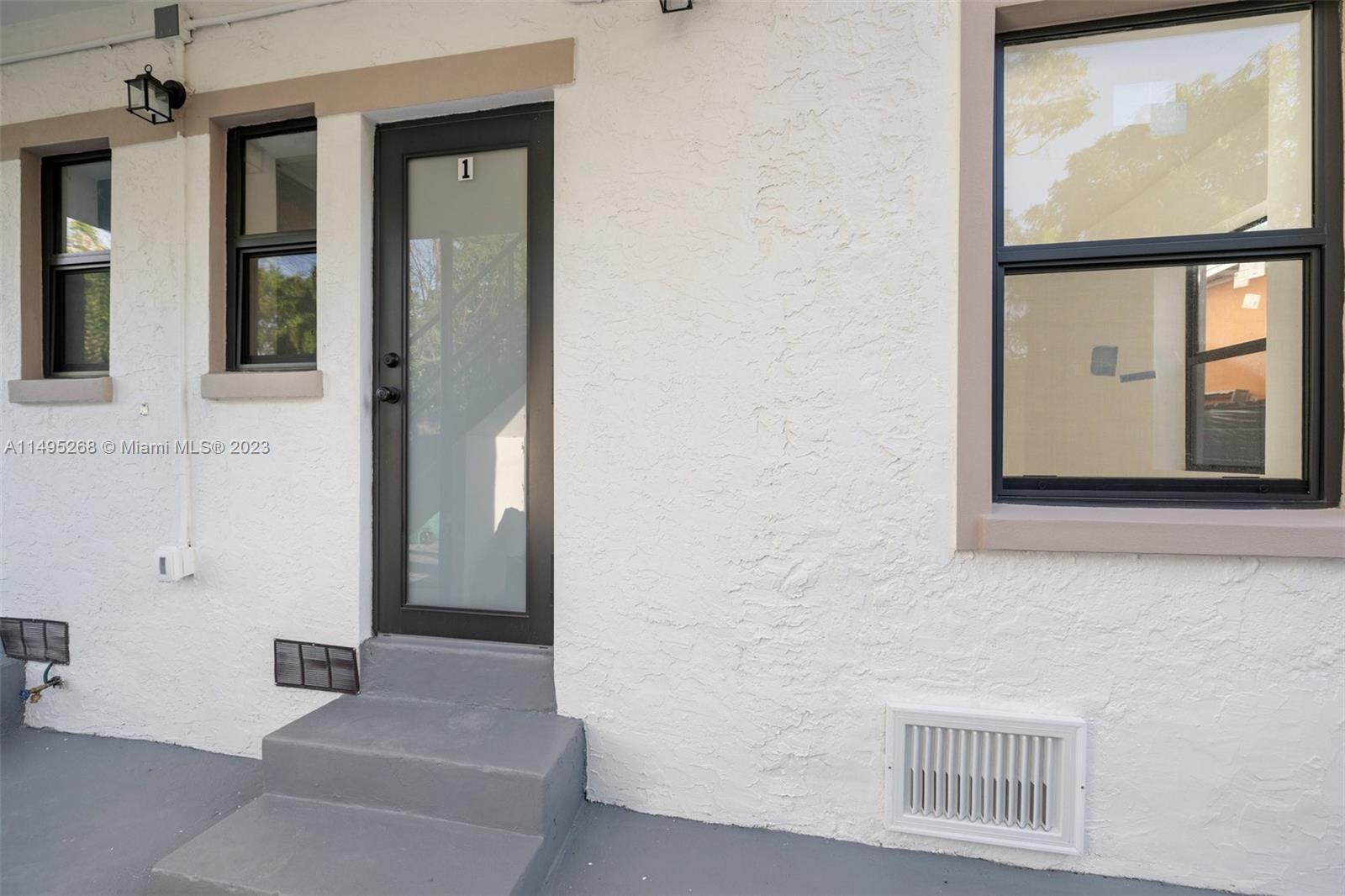 1721 SW 13th St APT 1, Miami, Florida 33145, 2 Bedrooms Bedrooms, ,1 BathroomBathrooms,Residentiallease,For Rent,1721 SW 13th St APT 1,A11495268