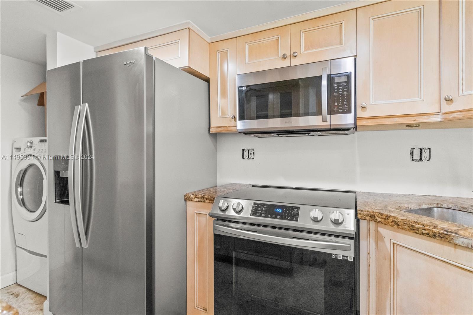 5201 Orduna Dr 13, Coral Gables, Florida 33146, 2 Bedrooms Bedrooms, ,2 BathroomsBathrooms,Residential,For Sale,5201 Orduna Dr 13,A11495394