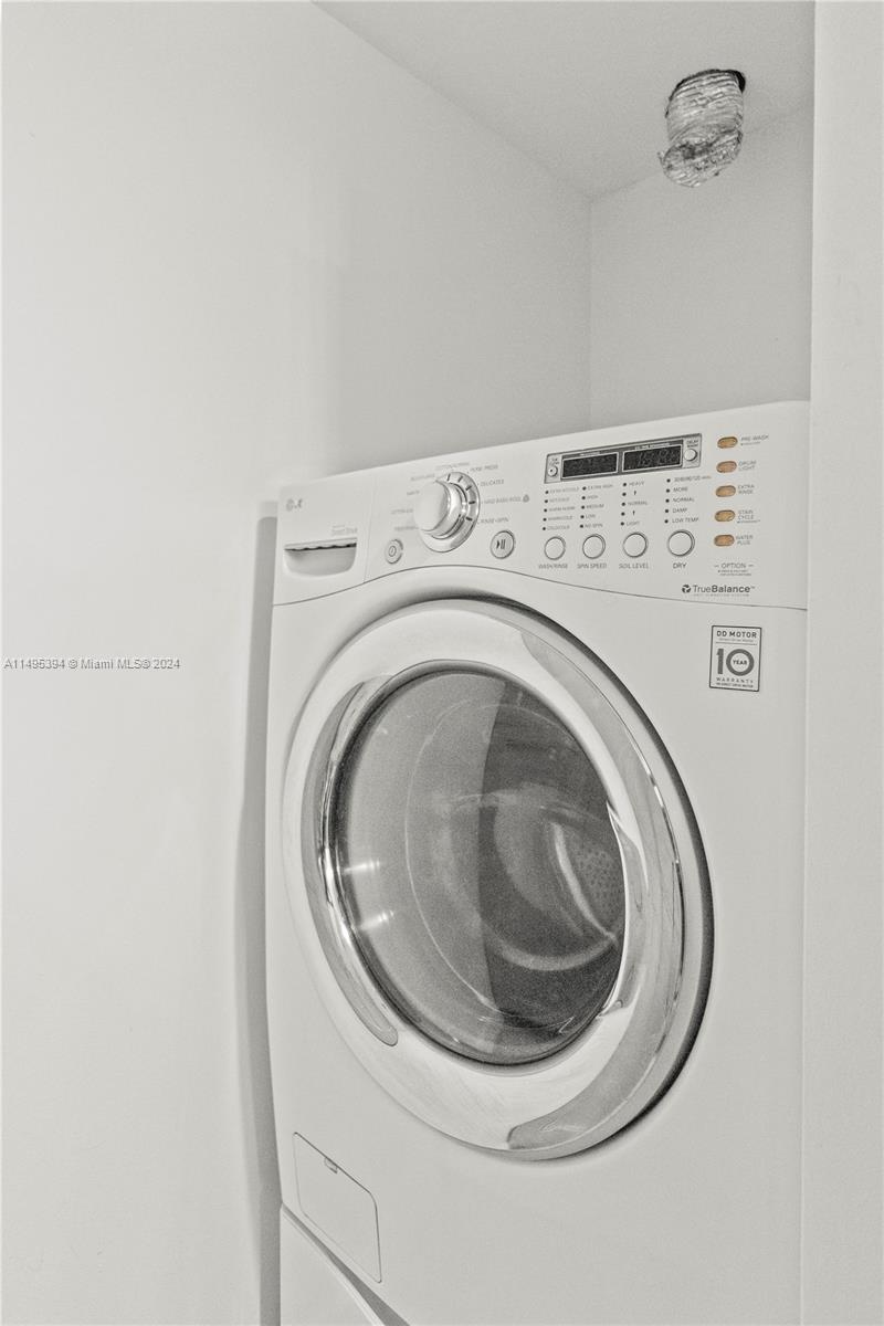 5201 Orduna Dr 13, Coral Gables, Florida 33146, 2 Bedrooms Bedrooms, ,2 BathroomsBathrooms,Residential,For Sale,5201 Orduna Dr 13,A11495394