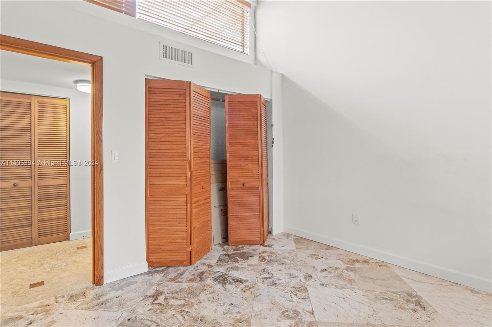 5201 Orduna Dr 13, Coral Gables, Florida 33146, 2 Bedrooms Bedrooms, ,2 BathroomsBathrooms,Residential,For Sale,5201 Orduna Dr 13,A11495394