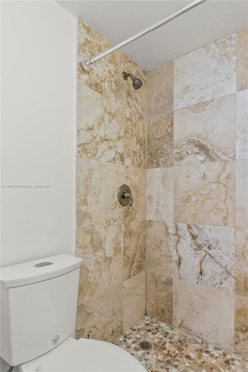 5201 Orduna Dr 13, Coral Gables, Florida 33146, 2 Bedrooms Bedrooms, ,2 BathroomsBathrooms,Residential,For Sale,5201 Orduna Dr 13,A11495394