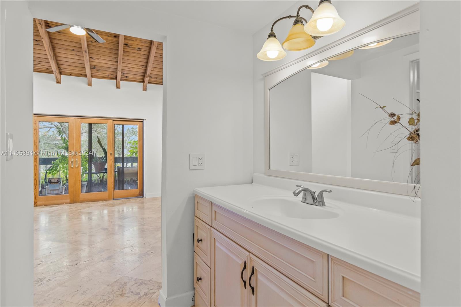 5201 Orduna Dr 13, Coral Gables, Florida 33146, 2 Bedrooms Bedrooms, ,2 BathroomsBathrooms,Residential,For Sale,5201 Orduna Dr 13,A11495394