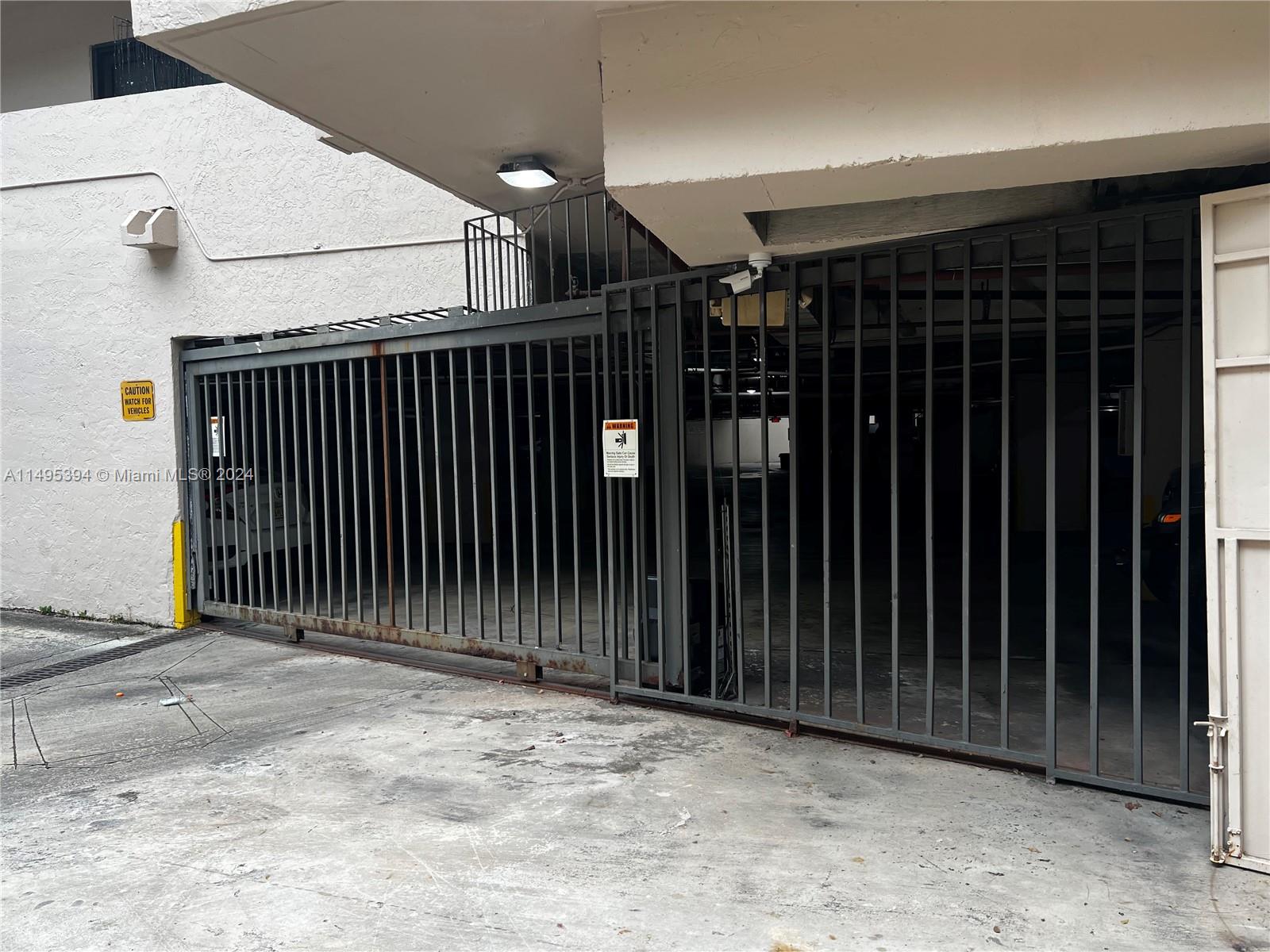 5201 Orduna Dr 13, Coral Gables, Florida 33146, 2 Bedrooms Bedrooms, ,2 BathroomsBathrooms,Residential,For Sale,5201 Orduna Dr 13,A11495394