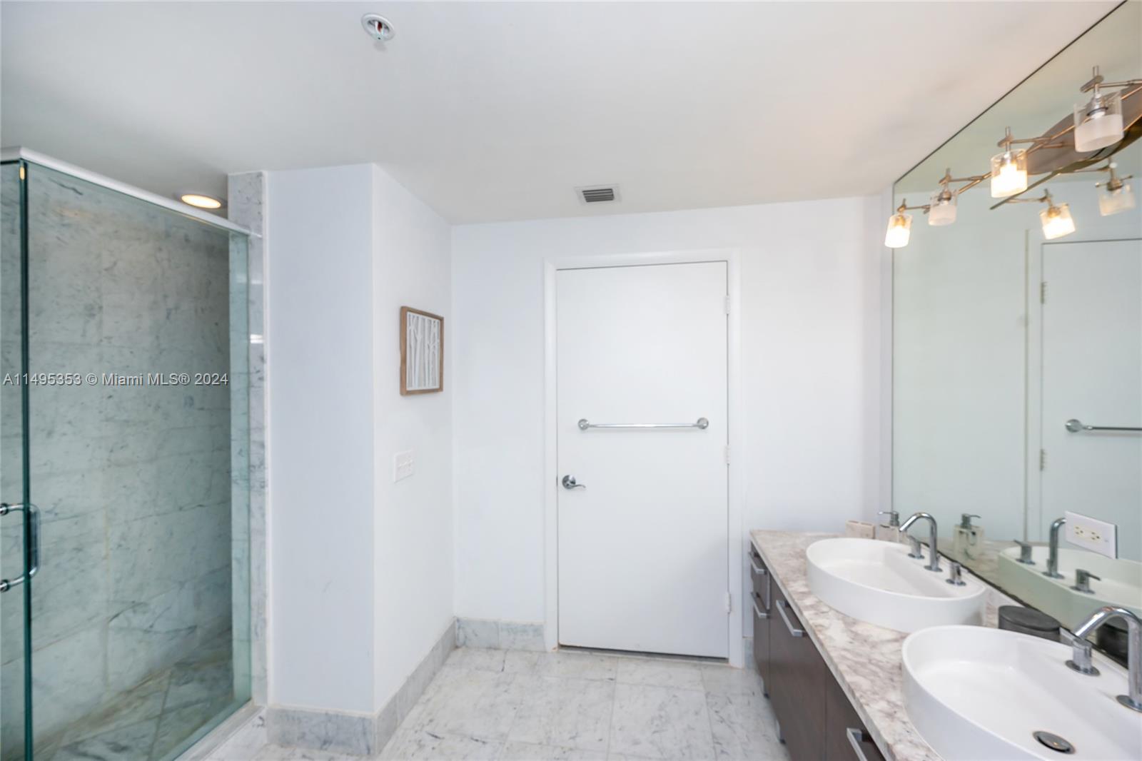 244 Biscayne Blvd 910, Miami, Florida 33132, 2 Bedrooms Bedrooms, ,2 BathroomsBathrooms,Residential,For Sale,244 Biscayne Blvd 910,A11495353
