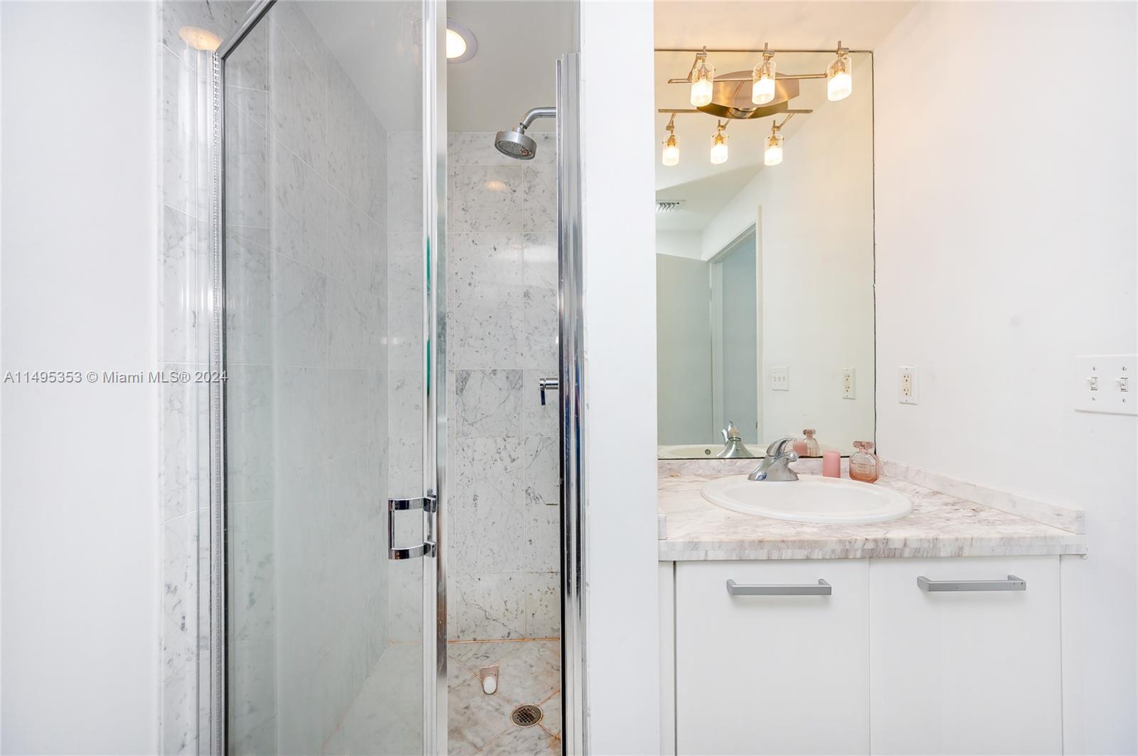 244 Biscayne Blvd 910, Miami, Florida 33132, 2 Bedrooms Bedrooms, ,2 BathroomsBathrooms,Residential,For Sale,244 Biscayne Blvd 910,A11495353