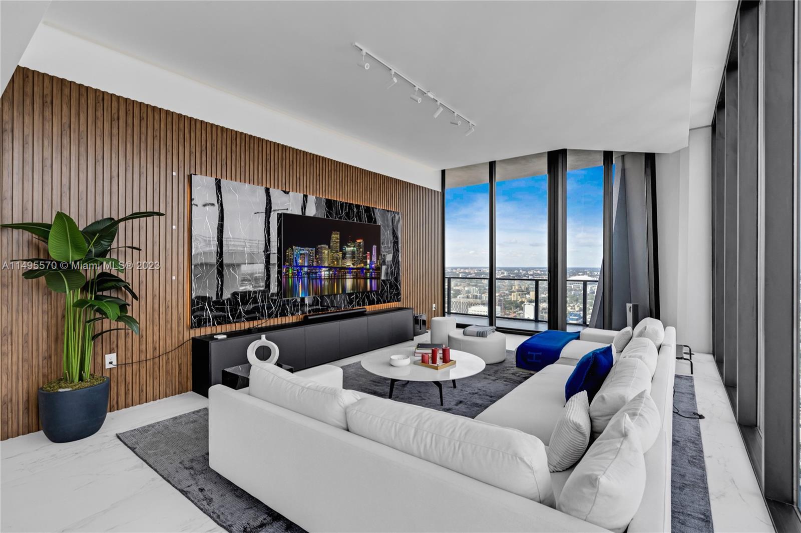 1000 Biscayne Blvd 4902, Miami, Florida 33132, 4 Bedrooms Bedrooms, ,5 BathroomsBathrooms,Residentiallease,For Rent,1000 Biscayne Blvd 4902,A11495570