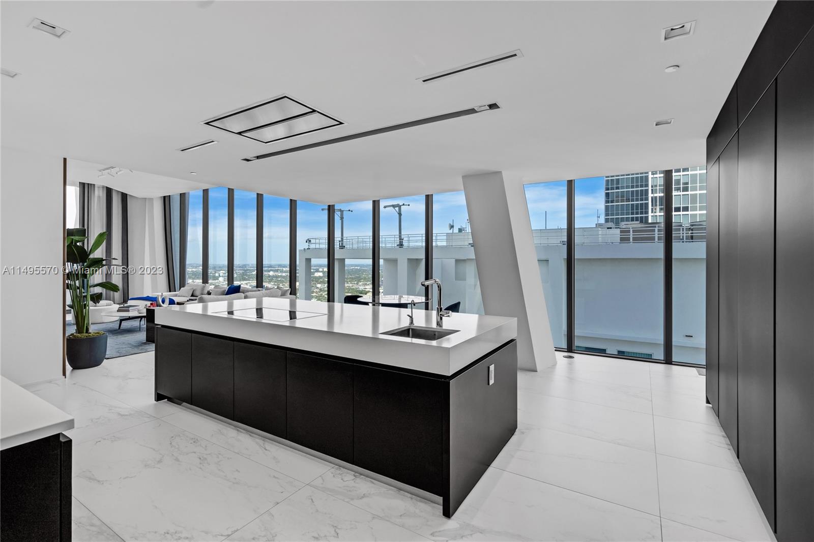 1000 Biscayne Blvd 4902, Miami, Florida 33132, 4 Bedrooms Bedrooms, ,5 BathroomsBathrooms,Residentiallease,For Rent,1000 Biscayne Blvd 4902,A11495570