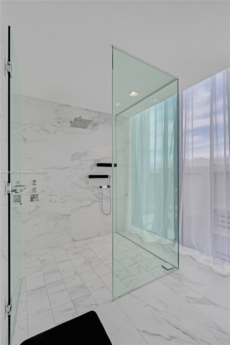 1000 Biscayne Blvd 4902, Miami, Florida 33132, 4 Bedrooms Bedrooms, ,5 BathroomsBathrooms,Residentiallease,For Rent,1000 Biscayne Blvd 4902,A11495570