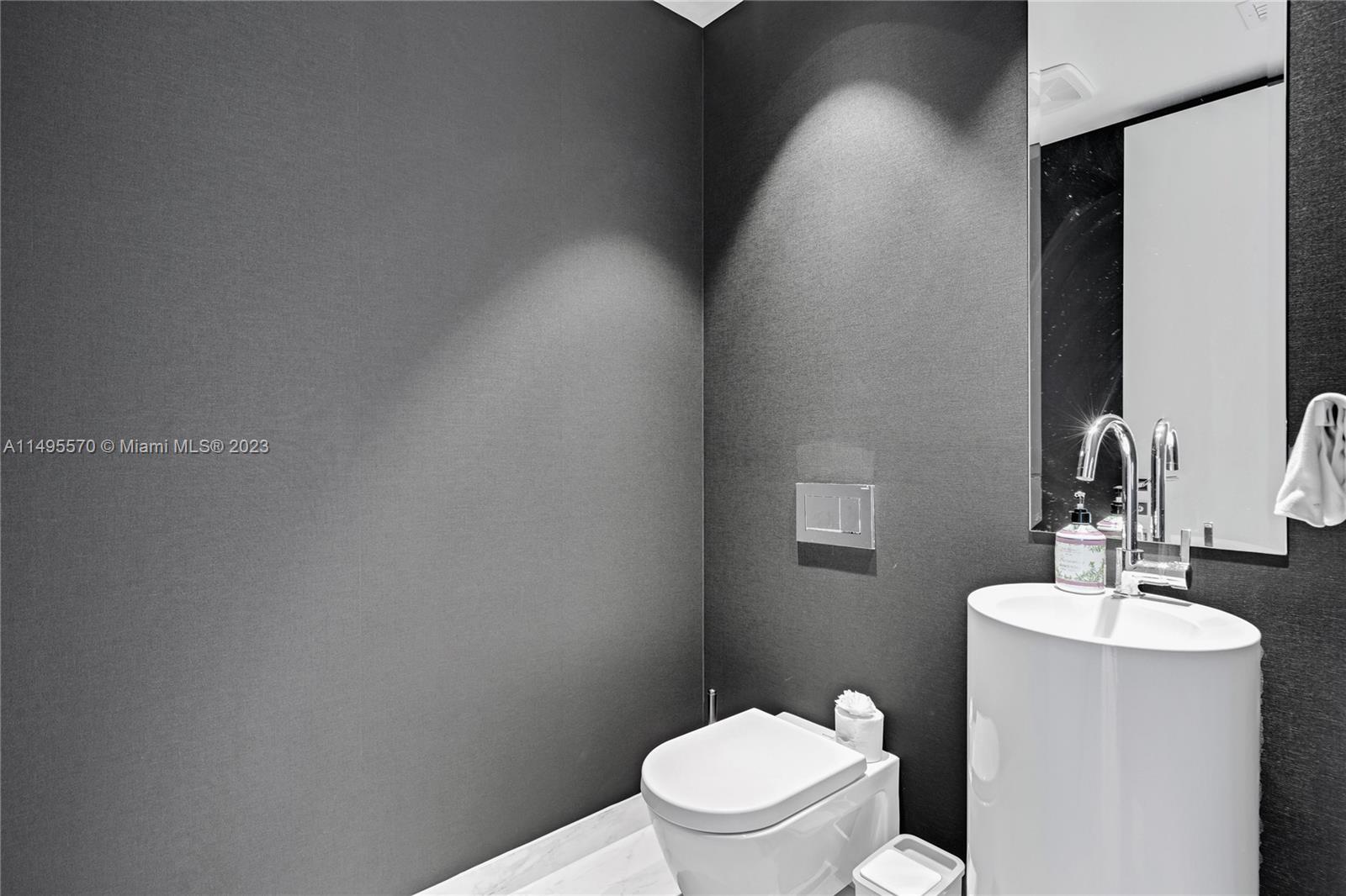 1000 Biscayne Blvd 4902, Miami, Florida 33132, 4 Bedrooms Bedrooms, ,5 BathroomsBathrooms,Residentiallease,For Rent,1000 Biscayne Blvd 4902,A11495570