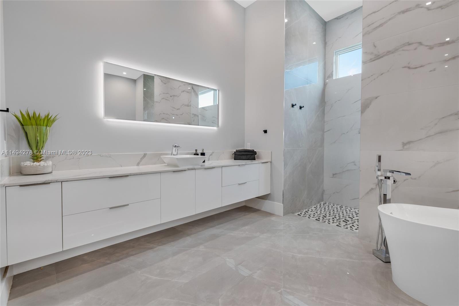 3040 128th Ave, Miami, FL, 33175 United States, 5 Bedrooms Bedrooms, ,6 BathroomsBathrooms,Residential,For Sale,128th Ave,A11494278