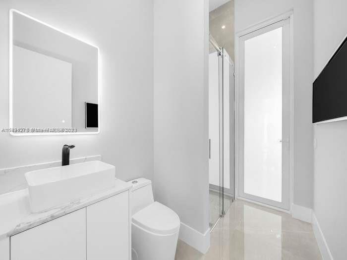 3040 128th Ave, Miami, FL, 33175 United States, 5 Bedrooms Bedrooms, ,6 BathroomsBathrooms,Residential,For Sale,128th Ave,A11494278