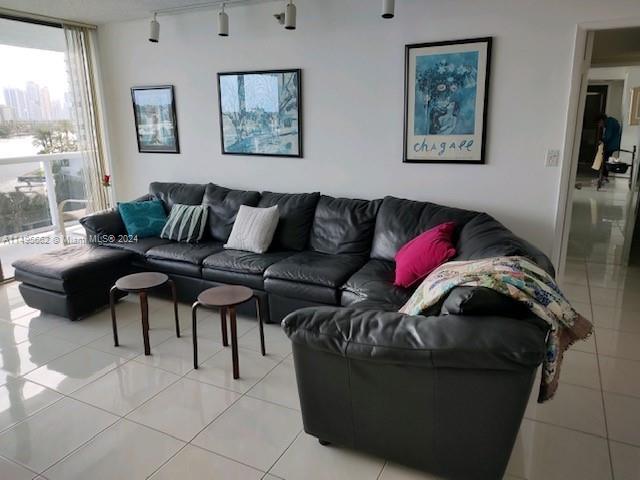 20515 E Country Club Dr 646, Aventura, Florida 33180, 2 Bedrooms Bedrooms, ,2 BathroomsBathrooms,Residential,For Sale,20515 E Country Club Dr 646,A11495662