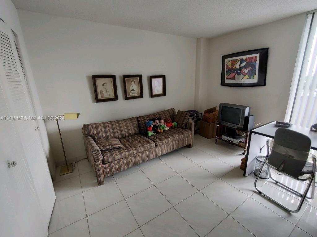 20515 E Country Club Dr 646, Aventura, Florida 33180, 2 Bedrooms Bedrooms, ,2 BathroomsBathrooms,Residential,For Sale,20515 E Country Club Dr 646,A11495662