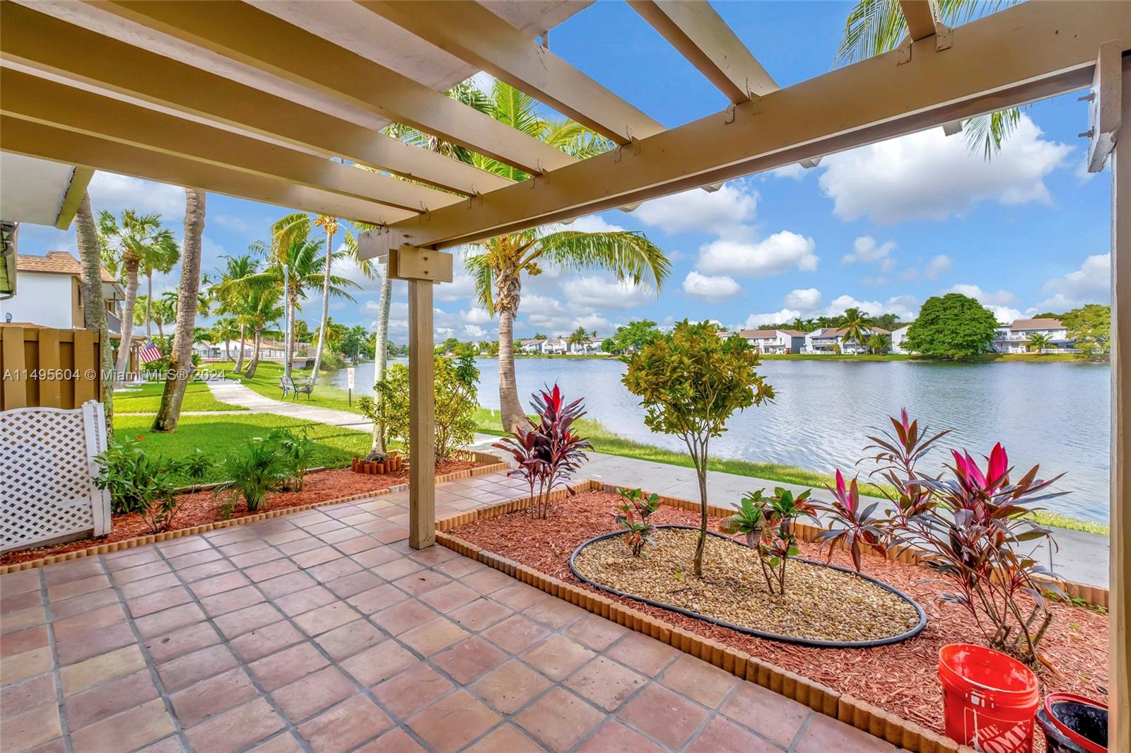 6825 NW 169th St 53G, Hialeah, Florida 33015, 3 Bedrooms Bedrooms, ,3 BathroomsBathrooms,Residential,For Sale,6825 NW 169th St 53G,A11495604