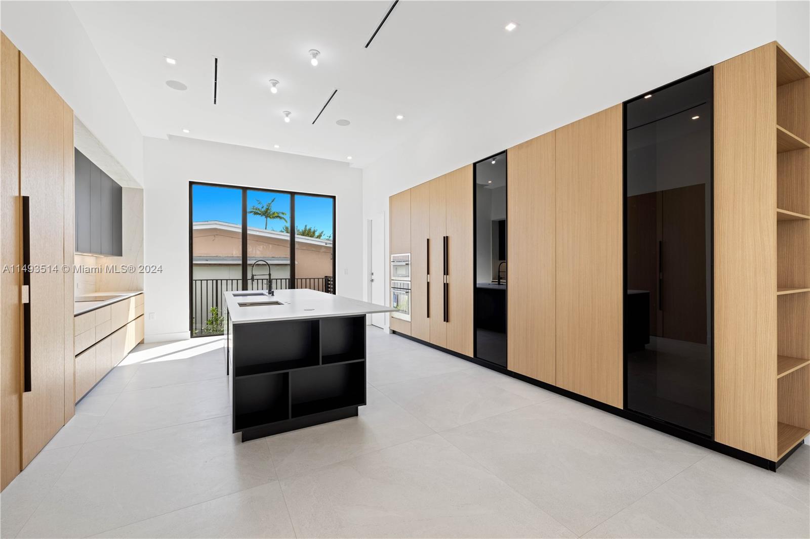 1925 Hibiscus Dr, North Miami, FL, 33181 United States, 6 Bedrooms Bedrooms, ,5 BathroomsBathrooms,Residential,For Sale,Hibiscus Dr,A11493514