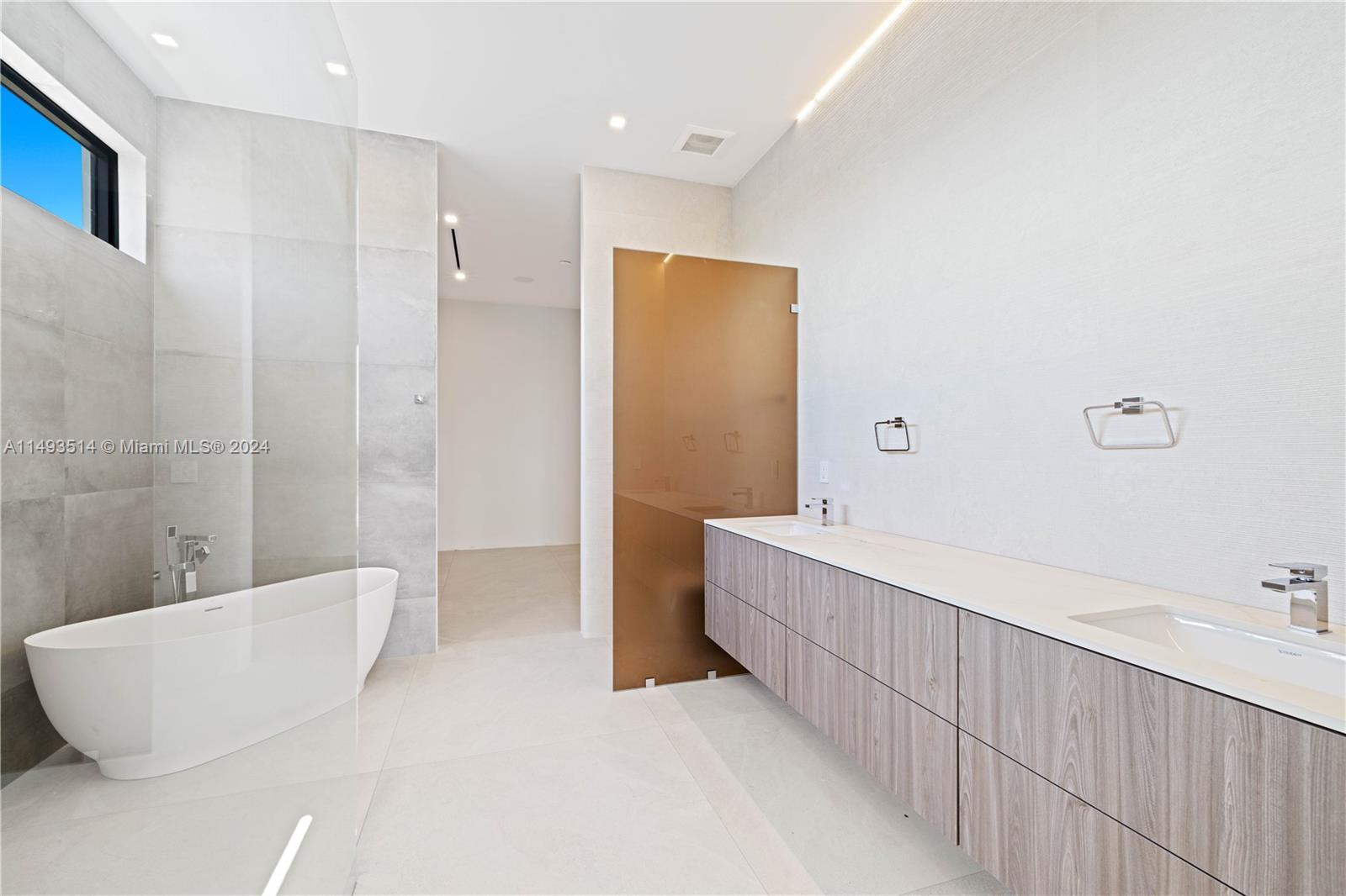 1925 Hibiscus Dr, North Miami, FL, 33181 United States, 6 Bedrooms Bedrooms, ,5 BathroomsBathrooms,Residential,For Sale,Hibiscus Dr,A11493514