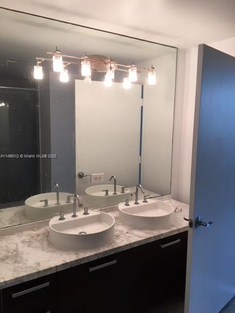 Miami, Florida 33132, 2 Bedrooms Bedrooms, ,2 BathroomsBathrooms,Residentiallease,For Rent,A11496012