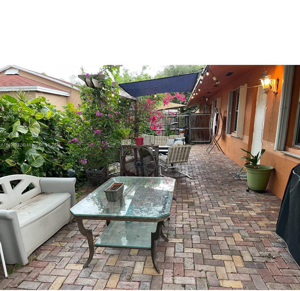 2306 Liberty St A, Hollywood, Florida 33020, 2 Bedrooms Bedrooms, ,1 BathroomBathrooms,Residentiallease,For Rent,2306 Liberty St A,A11496227