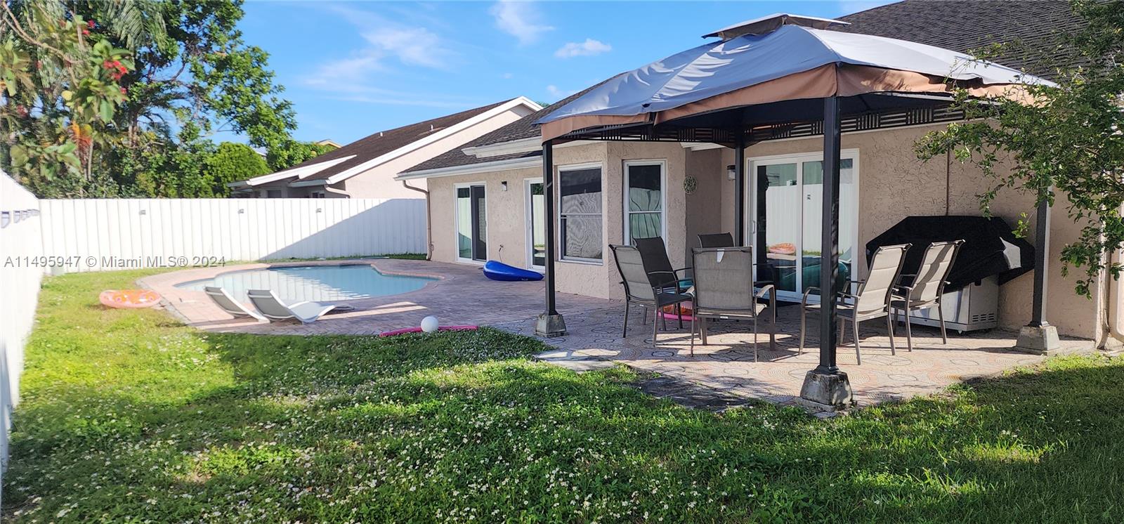 8561 NW 52nd Ct 8561, Lauderhill, Florida 33351, 3 Bedrooms Bedrooms, ,2 BathroomsBathrooms,Residentiallease,For Rent,8561 NW 52nd Ct 8561,A11495947