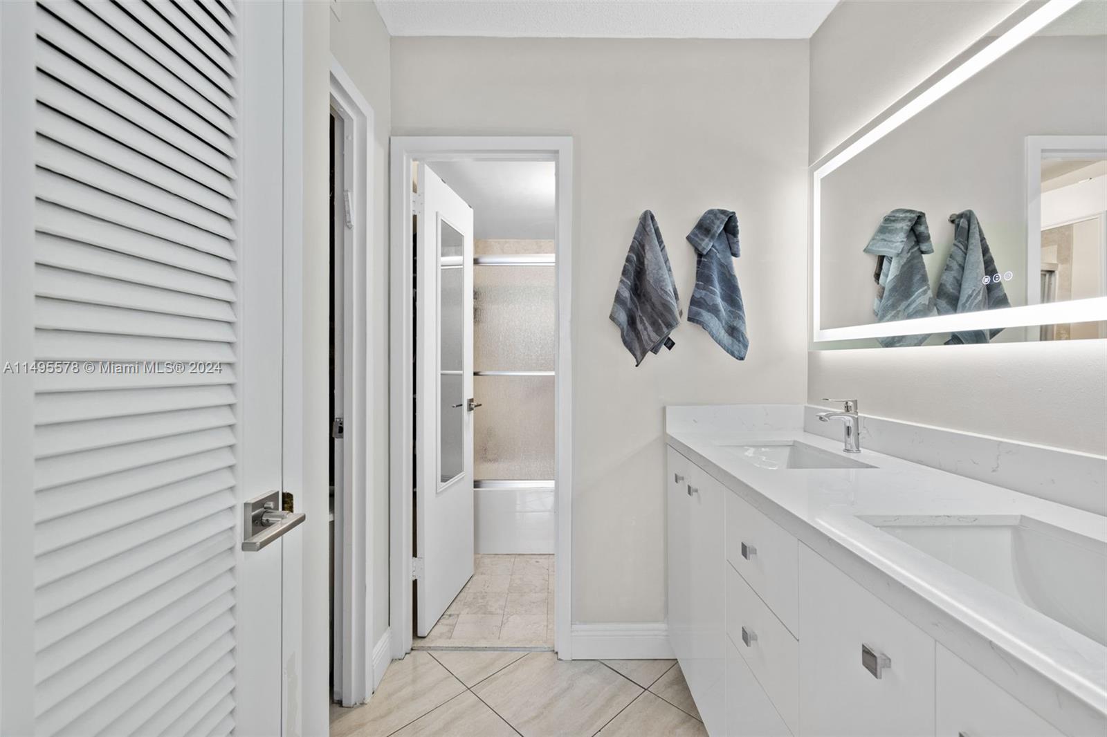 9511 Collins Ave 605, Surfside, Florida 33154, 1 Bedroom Bedrooms, ,1 BathroomBathrooms,Residential,For Sale,9511 Collins Ave 605,A11495578