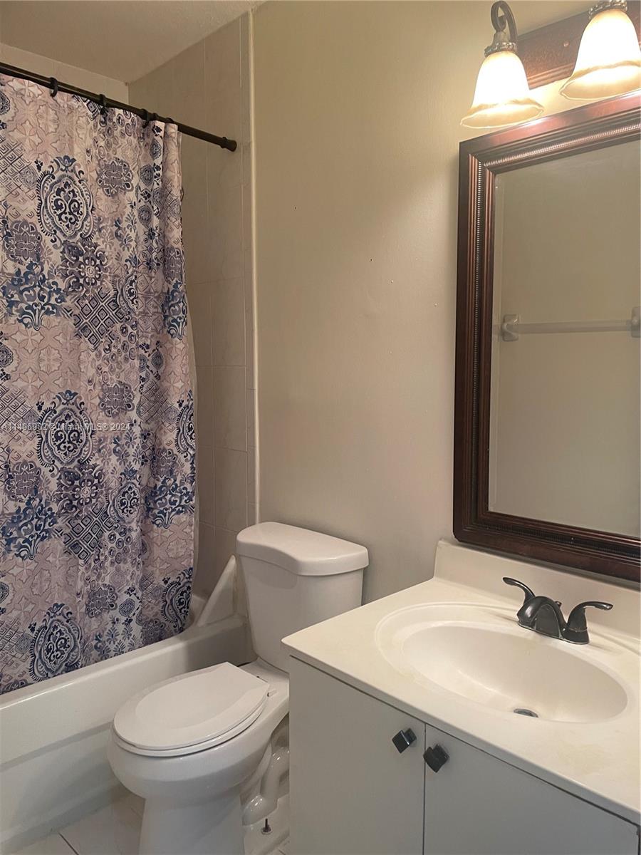 1646 SE 30th St 1646, Homestead, Florida 33035, 3 Bedrooms Bedrooms, ,2 BathroomsBathrooms,Residential,For Sale,1646 SE 30th St 1646,A11496902