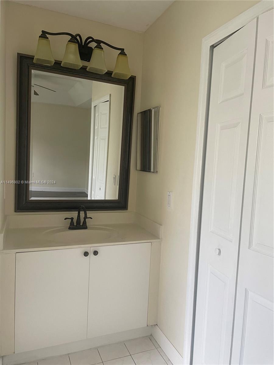 1646 SE 30th St 1646, Homestead, Florida 33035, 3 Bedrooms Bedrooms, ,2 BathroomsBathrooms,Residential,For Sale,1646 SE 30th St 1646,A11496902