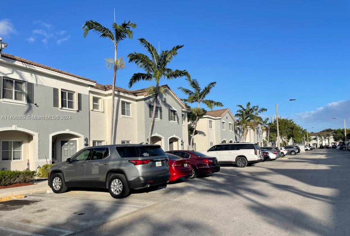 1646 SE 30th St 1646, Homestead, Florida 33035, 3 Bedrooms Bedrooms, ,2 BathroomsBathrooms,Residential,For Sale,1646 SE 30th St 1646,A11496902