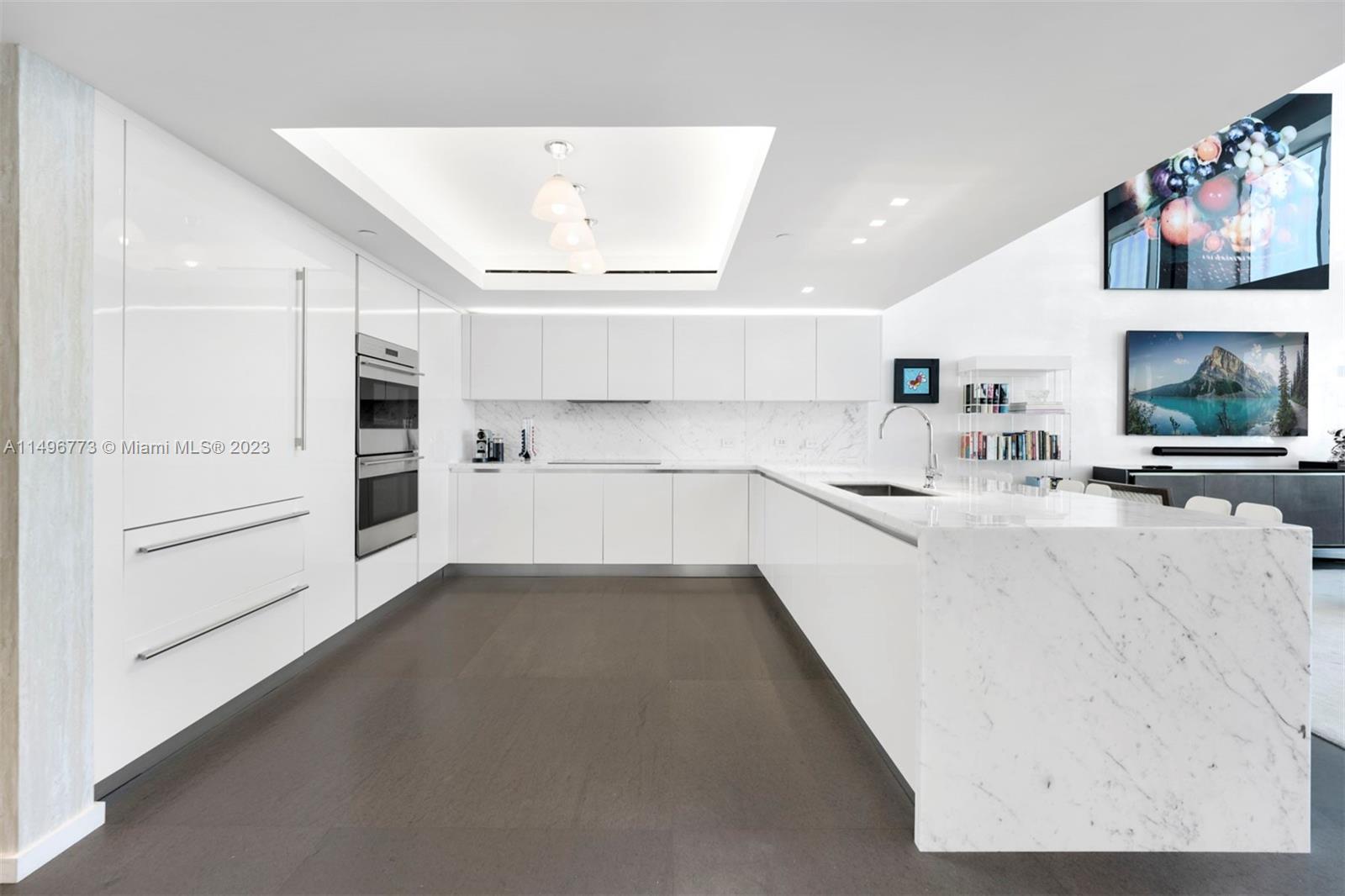 10 VENETIAN WAY, Miami Beach, FL, 33139 United States, 6 Bedrooms Bedrooms, ,6 BathroomsBathrooms,Residential,For Sale,VENETIAN WAY,A11496773