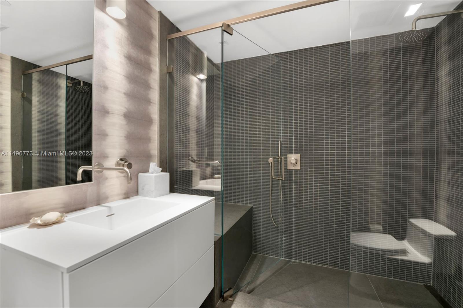 10 VENETIAN WAY, Miami Beach, FL, 33139 United States, 6 Bedrooms Bedrooms, ,6 BathroomsBathrooms,Residential,For Sale,VENETIAN WAY,A11496773