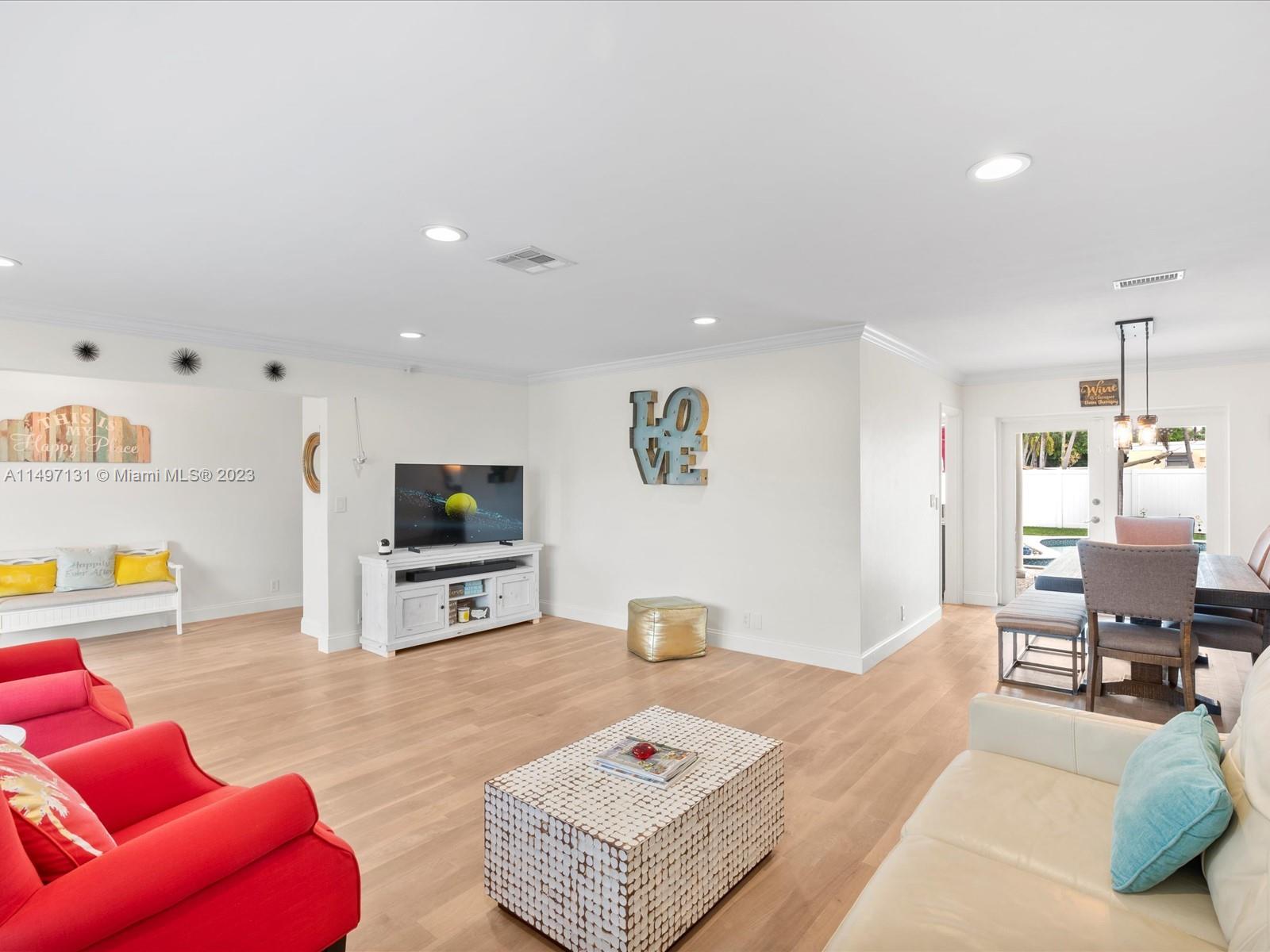 1015 S 13th Ave, Hollywood, Florida 33019, 4 Bedrooms Bedrooms, ,3 BathroomsBathrooms,Residential,For Sale,1015 S 13th Ave,A11497131