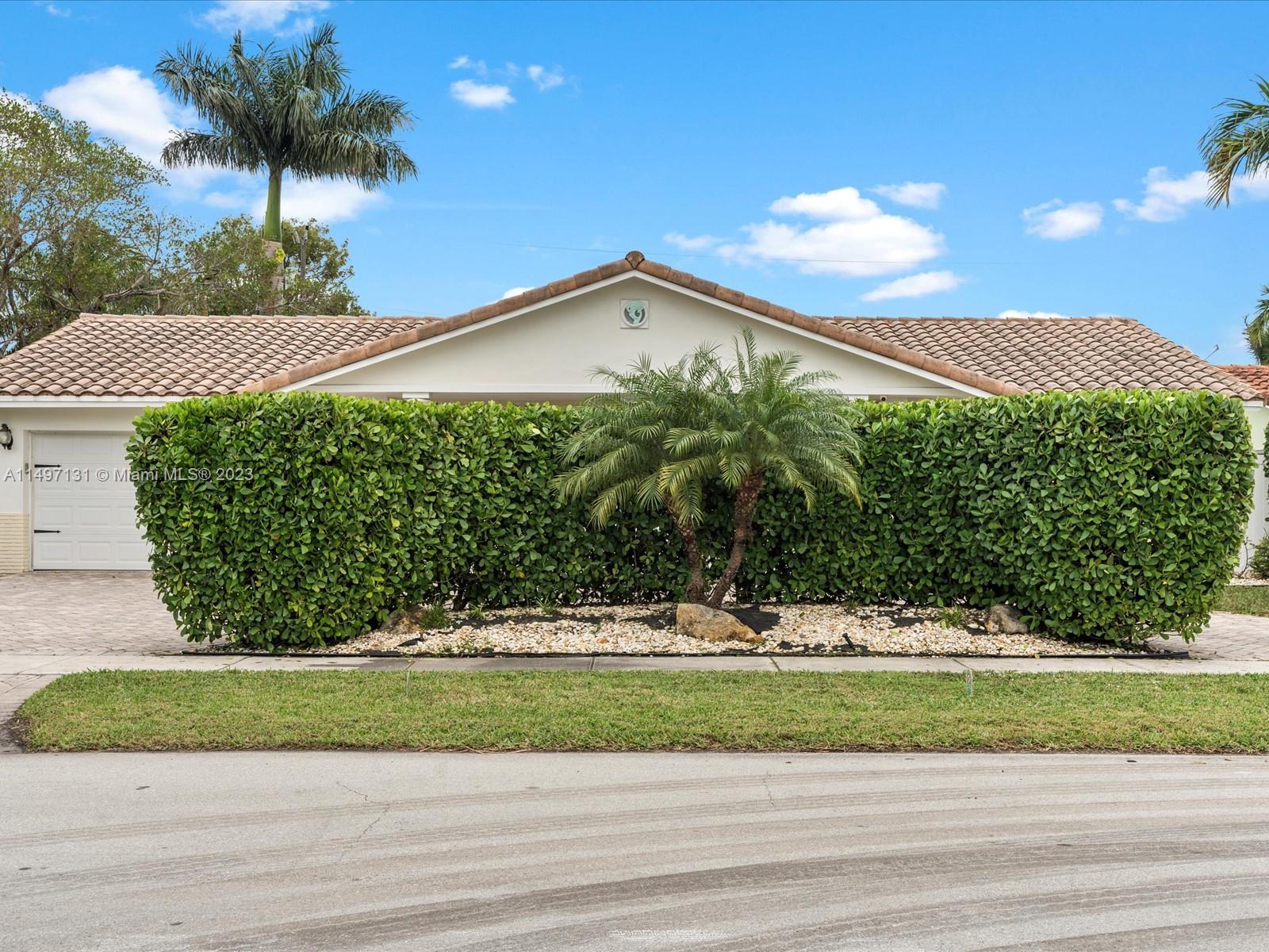 1015 S 13th Ave, Hollywood, Florida 33019, 4 Bedrooms Bedrooms, ,3 BathroomsBathrooms,Residential,For Sale,1015 S 13th Ave,A11497131