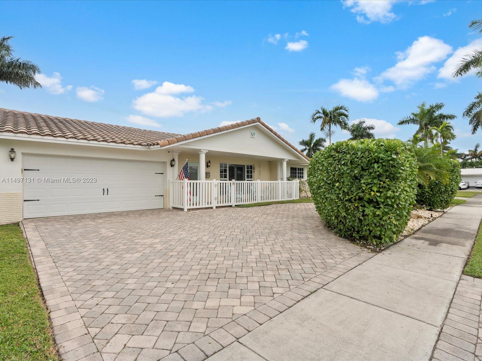 1015 S 13th Ave, Hollywood, Florida 33019, 4 Bedrooms Bedrooms, ,3 BathroomsBathrooms,Residential,For Sale,1015 S 13th Ave,A11497131
