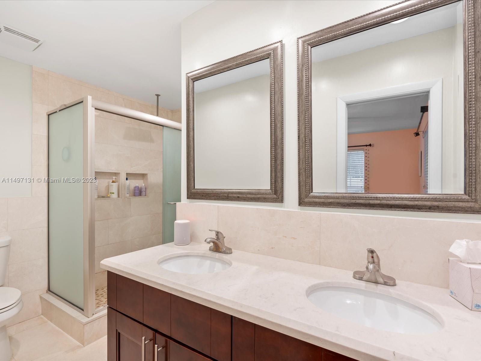 1015 S 13th Ave, Hollywood, Florida 33019, 4 Bedrooms Bedrooms, ,3 BathroomsBathrooms,Residential,For Sale,1015 S 13th Ave,A11497131