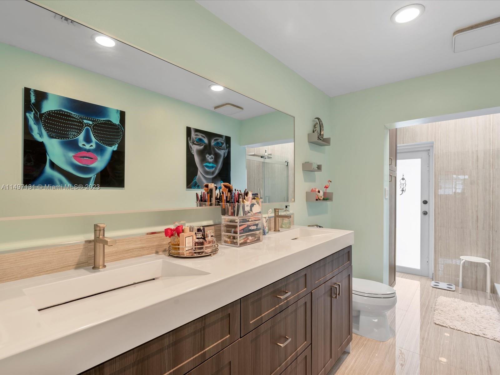 1015 S 13th Ave, Hollywood, Florida 33019, 4 Bedrooms Bedrooms, ,3 BathroomsBathrooms,Residential,For Sale,1015 S 13th Ave,A11497131