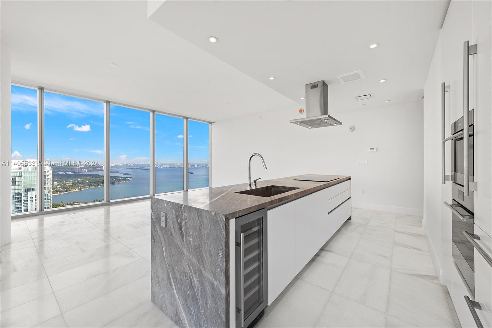 700 NE 26th Terrace 5406, Miami, Florida 33137, 2 Bedrooms Bedrooms, ,2 BathroomsBathrooms,Residential,For Sale,700 NE 26th Terrace 5406,A11495533