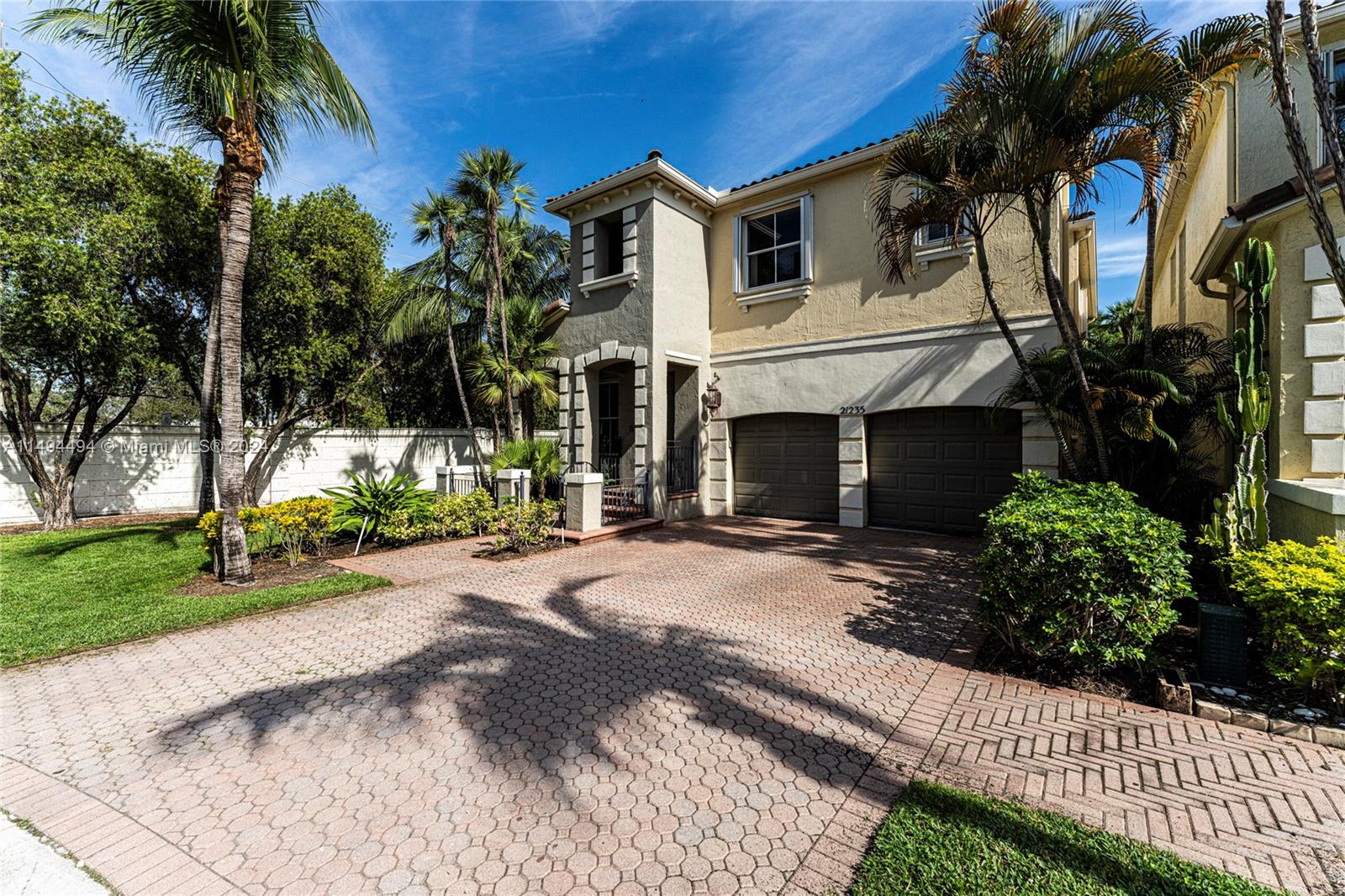 Aventura Lakes Homes