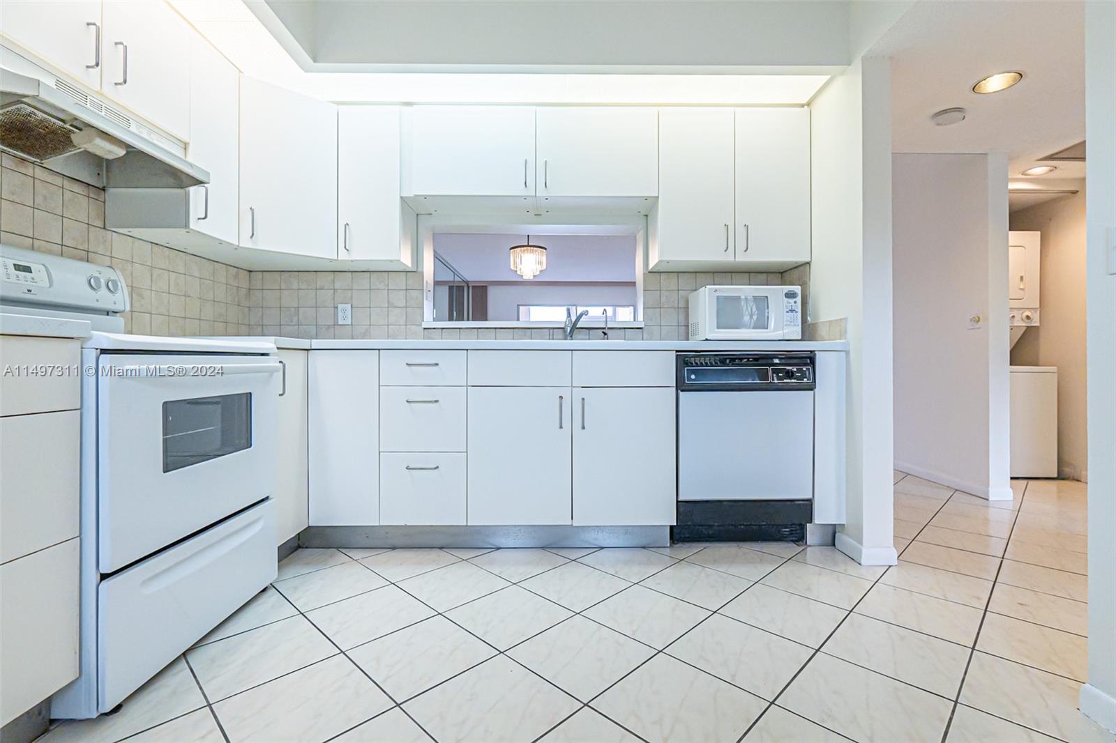 12950 SW 13th St 109D, Pembroke Pines, Florida 33027, 2 Bedrooms Bedrooms, ,2 BathroomsBathrooms,Residential,For Sale,12950 SW 13th St 109D,A11497311